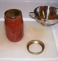Be sure the contact surfaces (top of the jar and underside of the ring) are clean to get a good seal!