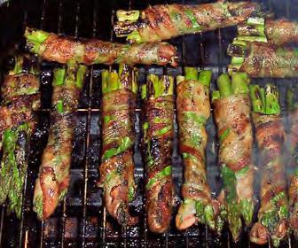 Bacon tightly wrapped around asparagus stays in