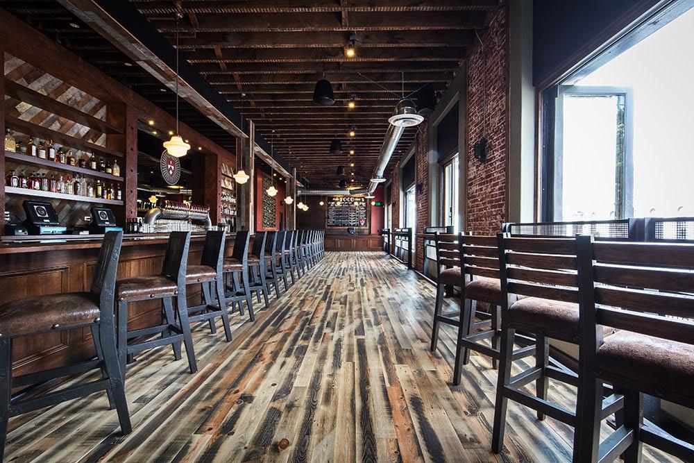 Located in the heart of San Diego's Gaslamp Quarter, Quad Over 5th Event Space is inside of Quad Alehouse and offers a large and