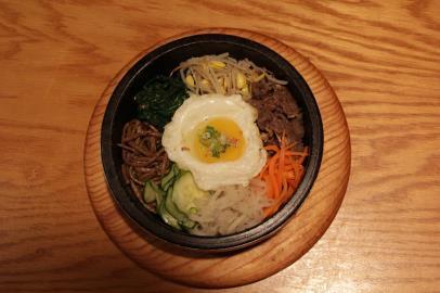 95 Seafood Dol Sot Bi Bim Bap* Spicy seafood and vegetables in a hot stone pot $14.95 Cold soba noodles served with iced tempura sauce $9.