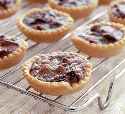 Canadian butter tarts 375g pack ready rolled shortcrust pastry 2 large eggs 175g light muscovado sugar 100g raisins 1 tsp vanilla extract 50g butter, room temperature 4 tbsp single cream Preheat the