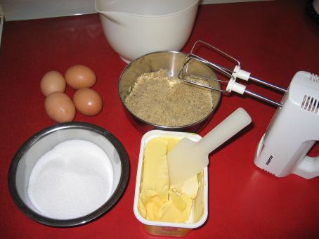 Oblaten (Wafers) Ingredients: 400g Sugar 200g Butter or perhaps Margarine 200g Ground Nuts (Hazelnuts