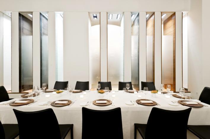 AQUAVIT PRIVATE DINING ROOMS Aquavit offers two Private Dining rooms that together can cater to party sizes of up to 120 guests.