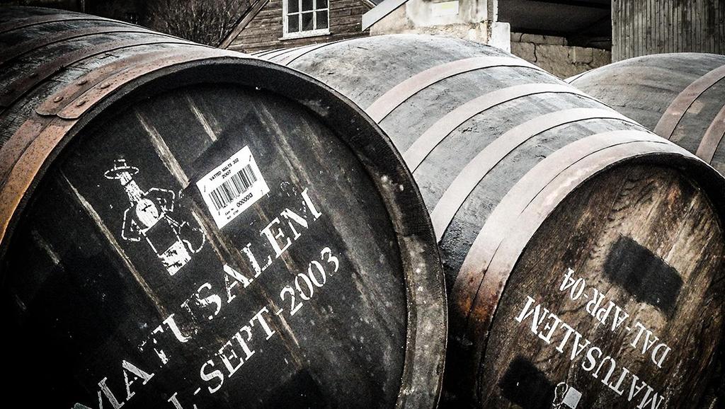 Sherry casks in the whisky industry Ruben Luyten About two weeks ago I was in the sherry triangle to host a sherry tasting but also to further investigate the relationship between the sherry industry