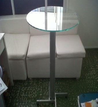 8 m FORMICA LAMINATE TABLE A low table with a formica surface