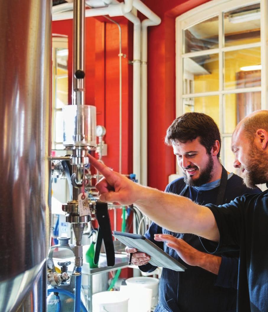 GENERAL BREWING TECHNOLOGY CONTINUED WBA MASTER BREWER PROGRAM ADVANCED LEVEL CERTIFICATE PROGRAM OFFERED AS A DUAL CAMPUS PROGRAM: CHICAGO AND MUNICH OVERVIEW The twin-campus Master Brewer program