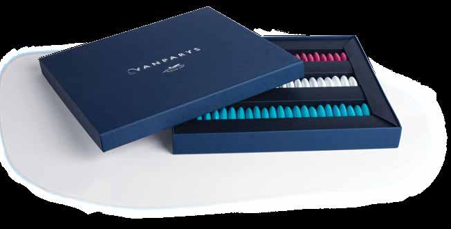 RETAIL PACKAGING LUXURY GIFT PACKAGING Surprise your godmother, godfather or other loved ones with this luxurious gift box filled with the original colourful Chocolate Dragées.
