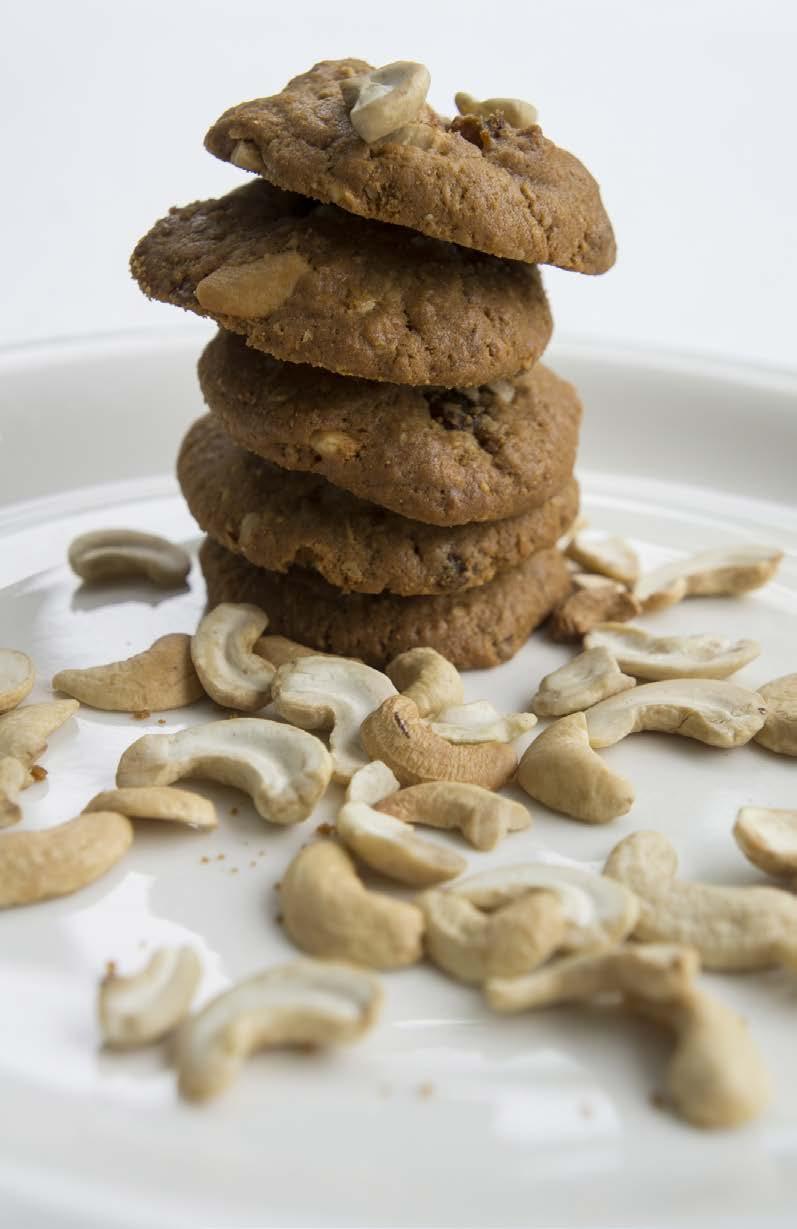 CASHEW COOKIE SERVES: 6 TIME: 15 MINUTES 1¼ cups cashews 1 scoop pure bone broth protein ¼ teaspoon sea salt 1 cup halved and pitted dates 1 tablespoon honey 1 tablespoon melted coconut oil Place
