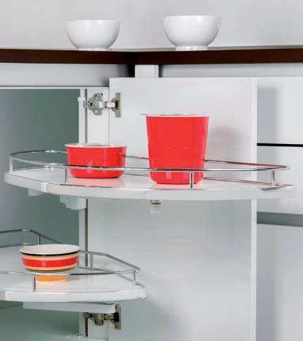 dello spazio nei moduli ad angolo della cucina. Utilizzabile sia per anta con apertura a destra che a sinistra, in base al modello.