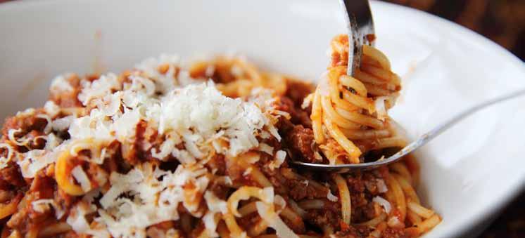 QUICK RECIPE Spaghetti Bolognaise A filling, tasty pasta dish that is always a firm favourite with the family Ingredients 500g lean minced beef 1 medium onion, finely chopped 2 celery sticks, trimmed