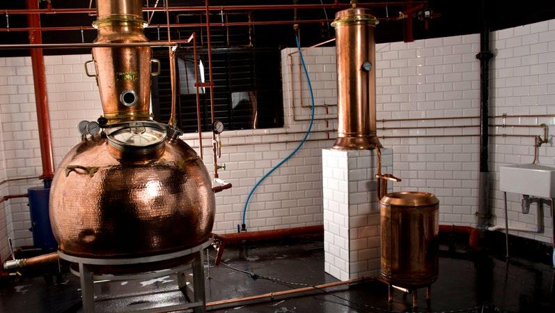THE DISTILLERIES CRAFTING THE GIN RENAISSANCE EDINBURGH GIN STARTED PRODUCING SMALL BATCH GIN IN 2010.