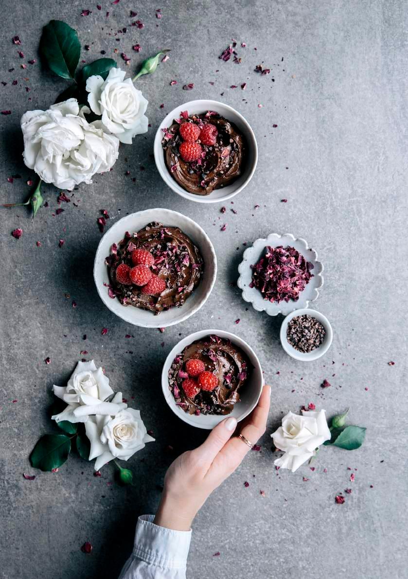 AVOCADO CHOCOLATE NOURISHING PROTEIN MOUSSE From @gatherandfeast 4-5 just ripe medium to large avocados 1 tbs vanilla powder or extract 4 tbs coconut oil 4 tbs almond butter 3/4 cup pure maple syrup