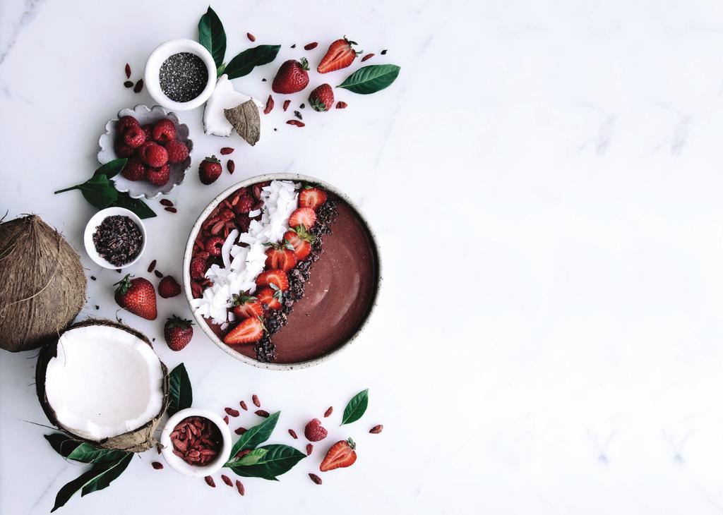 RASPBERRY, CACAO & COCONUT SMOOTHIE BOWL From @gatherandfeast 1 1/2 frozen bananas 3/4 cup frozen raspberries 300ml coconut water 2 tbs flaked coconut 1 tbs raw