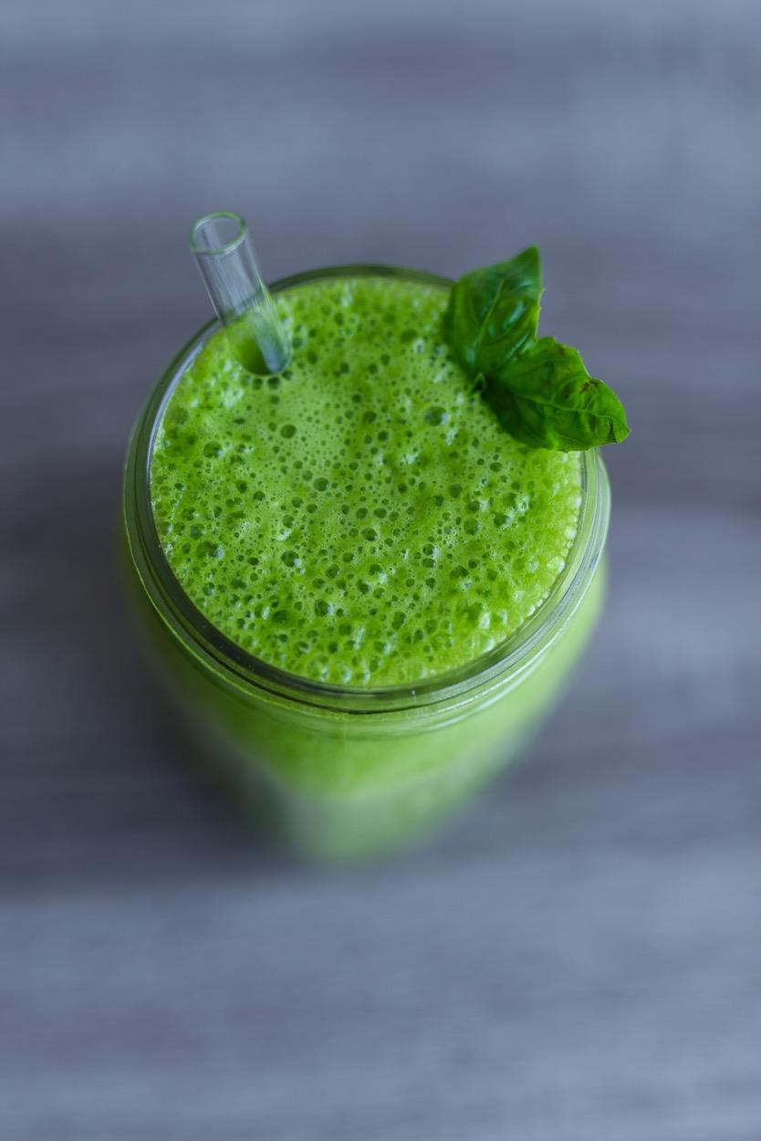 DAY 11 BREAKFAST (460 CALORIES) JUMBO GREEN BASIL SMOOTHIE Prep time: 3 minutes. Total time: 3 minutes.
