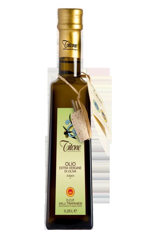 Intense limpid golden yellow colour with delicate green hues, aroma is ample and definite, rich in notes of medium ripe tomato, white apple and banana and hints of black pepper, taste is full and