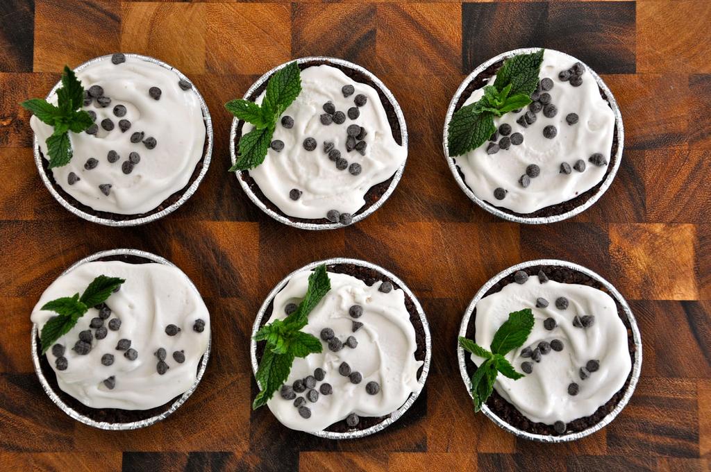 MINI MINT CHOCOLATE PIES This dessert recipe is a product of my raw vegan days, as so many of my summer dessert recipes