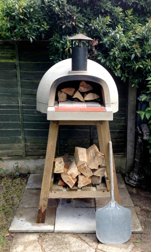 A traditional wood fired pizza oven. A! you wi! ever need for inspired outdoor cooking. Authentic Italian Pizza in seconds!