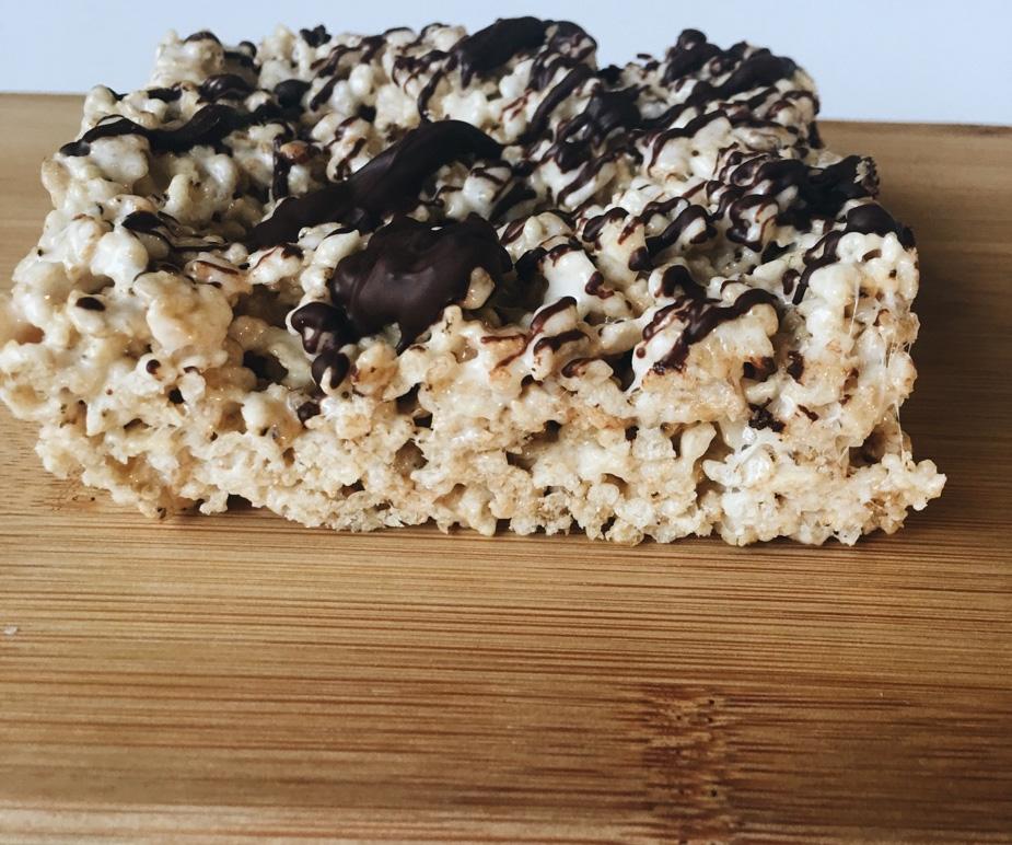 CRISPY SORGHUM MARSHMALLOW BAR Prep time: 5 min Total time: 1 hr Gluten free, dairy free 5 cups sorghum crisps 1/4 cup melted coconut oil 1 10oz bag of marshmallows Melted dark chocolate for