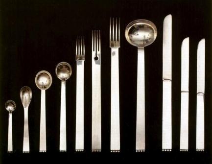 Element 1: Prepare food and/or food and beverage outlet for service A common procedure to polish cutlery is as follows: 1. Separate the cutlery into the different types 2.