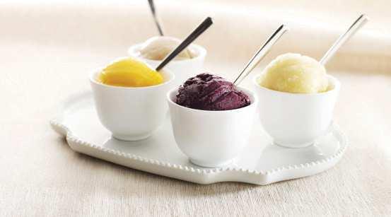 FRUIT SORBET Making your own frozen fruit treats is easy and delicious. Try our flavour combos or invent your own!