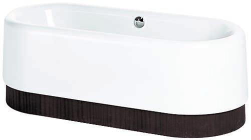 Comfort: as the outlet is in the centre of the bath, the lying position is freely selectable Aesthetic appeal: the NEXION apron in particular is an unusual design highlight and adapts