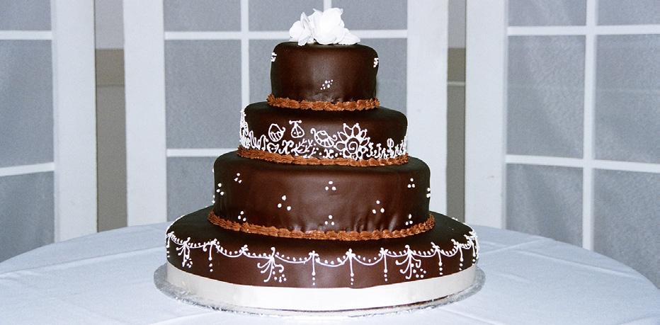 25 each CELEBRATION CAKES & WHOLE DESSERTS We need 4 days in order to prepare your cake for you.