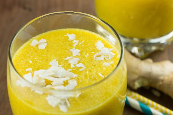Ginger Turmeric Smoothie Servings 2 Total Time: 5 minutes Cook Time: 5 minutes Calories 349 Carbohydrate 32.2g Protein 3.2g Fat 24.