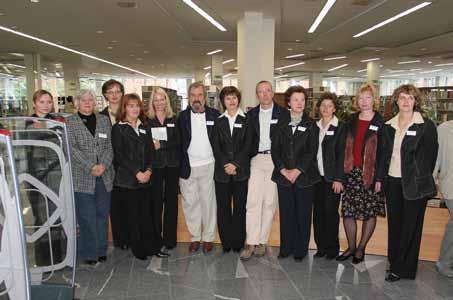 .. Zaposleni v Knjižnici Velenje ob otvoritvi nove knjižnice (2005).