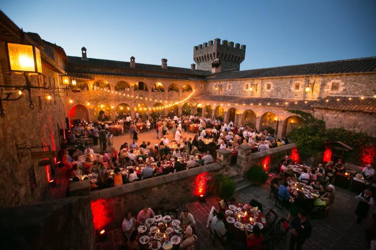Courtyards were the center life in any Medieval castle, so it remains for your event.