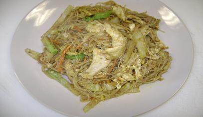 50 Pad-Thai(Generous portions of rice noodles, egg, bean sprouts, scallions and