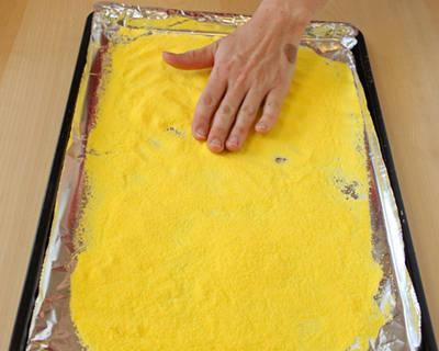 Prepare a baking sheet by lining it with aluminum foil.
