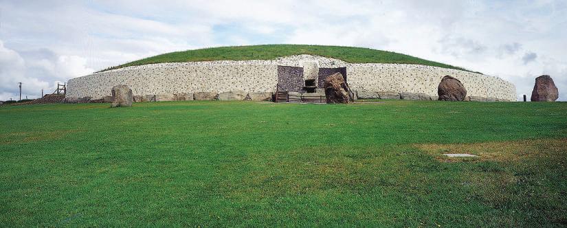 Before Civilization 13 G. Dagli Orti/The Art Archive Passage-Tomb at Newgrange, Ireland Dating to around 3200 B.C.E., Newgrange is one of the oldest and most impressive Neolithic structures.