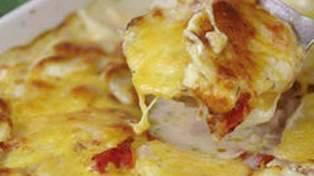 CHEESY POTATO AND TUNA BAKE Marisa Olivier CHEESY POTATO AND TUNA BAKE Recipe serves 4-6 Preparation time 10 minutes Cooking time 20 minutes INGREDIENTS 450 Millilitre Milk 1 KNORR Garlic and Herb