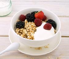 rolled oats made with reduced fat milk and topped with ½ banana Kellogg s Guardian (3/4 cup) with reduced fat milk Smoothie: reduced fat milk (200ml), berries (1/2 cup) and reduced fat yoghurt (100g)