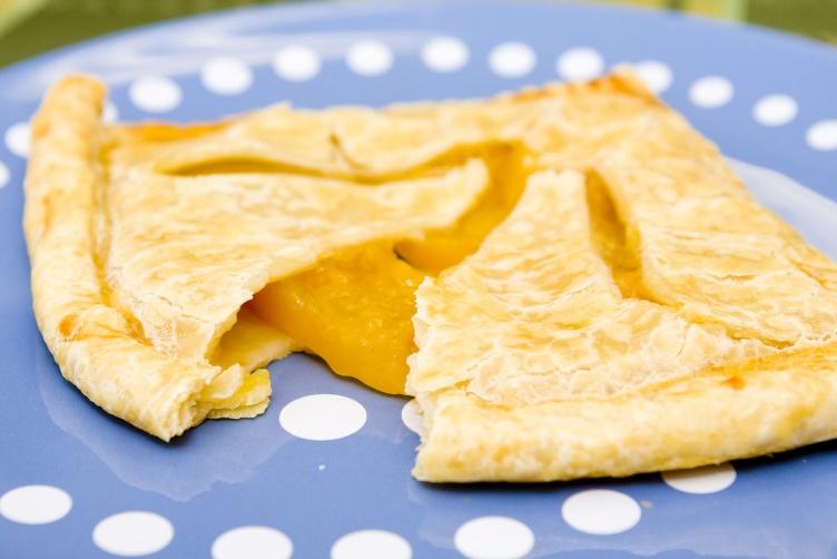Easy Turnovers Prep time: 10 min Bake time: 20-25 min Servings: 4 individual servings with 1 package of pre-made pie crust Pre-made pie crust or Homemade pie crust 1 can of POLAR fruit pie filling (I