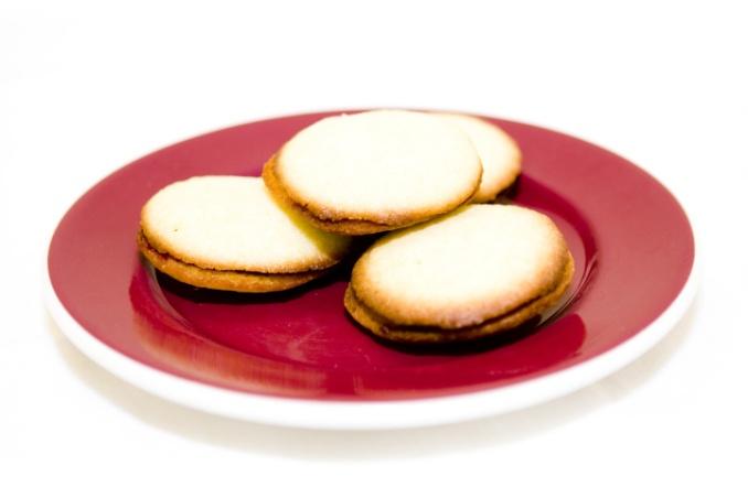 Vanilla Cookie Sandwiches with Fruit Filling Prep time: 15 min Cook time: 10-12 min Servings: about 18 cookie sandwiches 1 ½ cup all purpose flour ½ tsp salt ¼ tsp baking powder ¾ cup butter, room