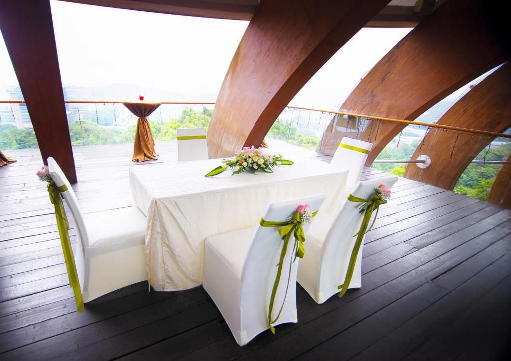 Private Dining Room Deck Solemnization at Faber Peak Singapore Exchange your vows amongst the tree tops at the deck with magnificent views of the harbor and the sea.
