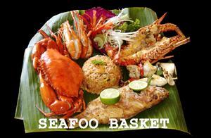 BENOA SEAFOOD FLATER seafood grill, fish fillet, squid, king prawn, and rice GIANT