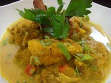 SEAFOOD CURRY Poach mix seafood with vegetable and rice VEGETABLE CURRY Mix vegetable