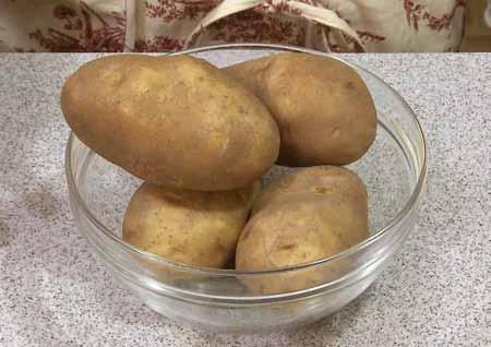 1 STEP-BY-STEP 2 Many of the recipes I researched did not even recommend a kind of potato.