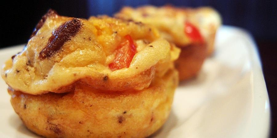 Cheesy Frittata Muffins Yields 8 servings, each having 205 Calories, 16.1g Fats, 1.3g Net Carbs, and 13.6g Protein.