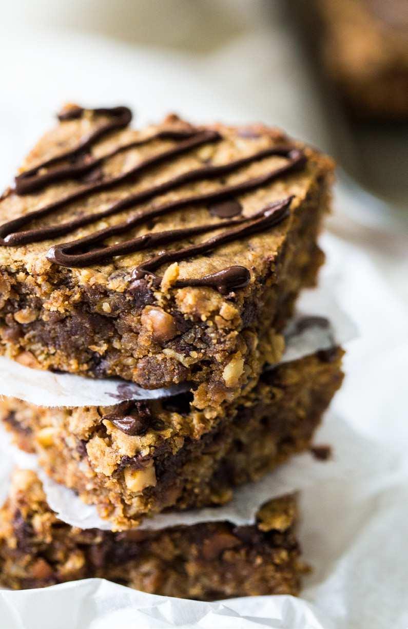 serves 12 oatmeal breakfast bars with chocolate peanut butter {GF, High Protein,+ super simple} 1 cup natural peanut butter 1 tablespoon honey 1/4 cup coconut sugar, or brown sugar 1 cup old