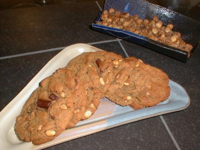 Makes servings. minutes -Peanut Butter-Chocolate Chunk Cookies Servings Per Recipe from fat Total Fat. g Saturated Fat. g Sodium mg Carbohydrate. g Dietary Fiber. g Protein. g, calorie diet.