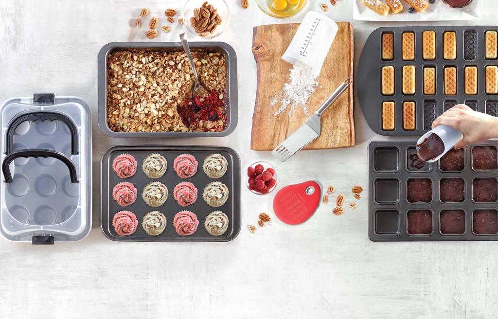 Fresh Baked Goodies To Go! 3 PIECE SE T INCL UDE S SNAP & CARR Y LID 470 4 3 470 CUPCAKE & CAKE PAN WITH CARRIER LID Carry cupcakes, cakes, casseroles, etc. to your destination with ease.