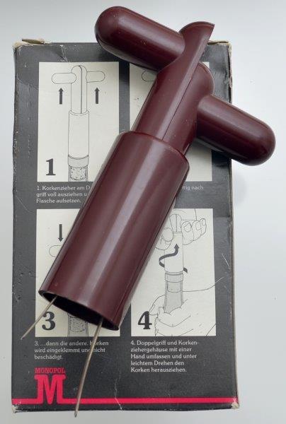 up. Wolfgang Tischler filed for a patent in Germany for this cork puller March
