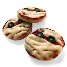 Mummy Pizzas Materials: English muffins Pizza sauce Olives Cheese sticks or cheese slices Green pepper Paper plates Spoons Toaster oven Teacher prep: Purchase all materials Cut green pepper into tiny