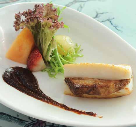 二零一六年 七月至九月 厨师介绍 新加坡中国会 Yim Yiu Wing Executive Chef 4 1 2 5 6 3 1 菊花黑猪菜肉团