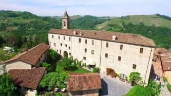 Atmospheric Lodging Options Create the Perfect Atmosphere for Your Trip Hotel Castello di Sinio Sinio Perfectly situated between the Barolo & Barbaresco wine zones, Hotel Castello di Sinio offers