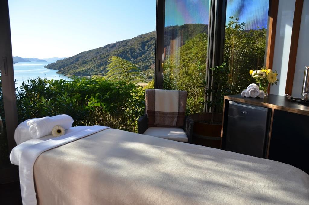 Day One: Arrive and unwind with some chilled Marlborough Methode Traditionelle before you and your partner enjoy a sixty-minute massage in your private cabana.