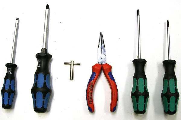 Required Tools: Normal screwdriver, Phillips screwdriver,